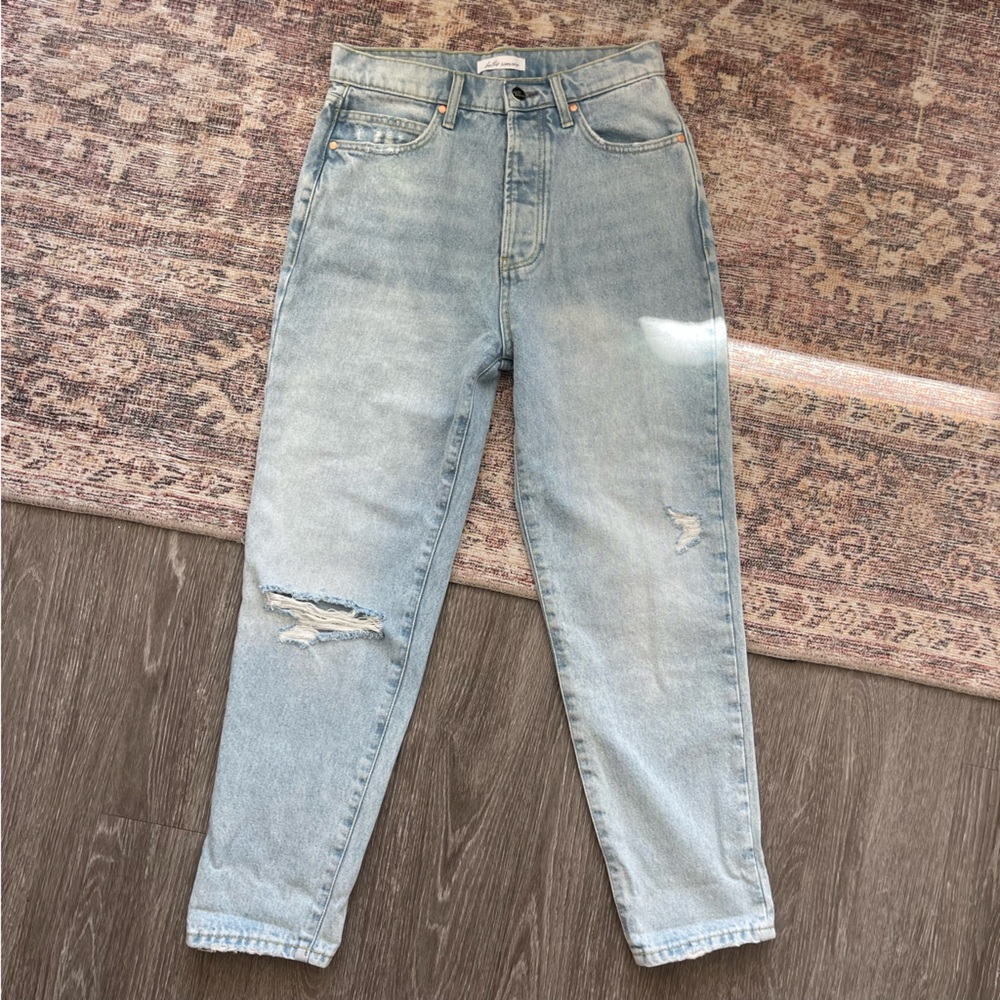 Betro Simone Distressed Lightwash Mom Crop Jeans